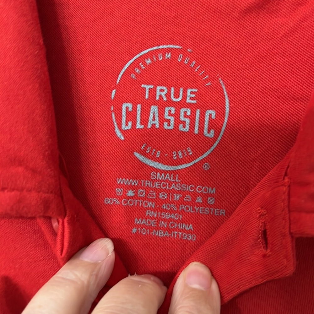 TRUE CLASSIC red polo size small 60% cotton 40% polyester. - Picture 2 of 3